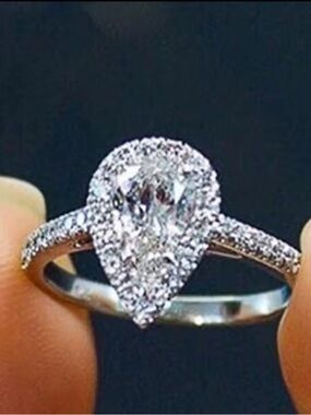 Classic Pear Halo Diamond Engagement Ring in White NEW IN BOX SIZE 6